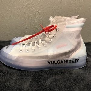 Off white Converse Size 10.5 US